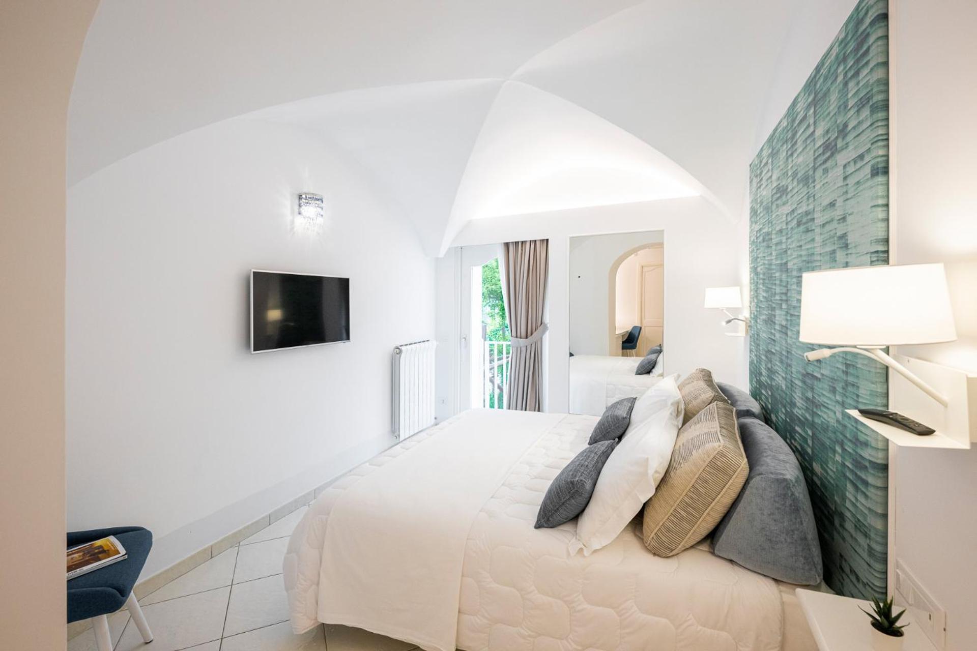 La Divina Amalfi Coast Bed and Breakfast Praiano Exteriör bild